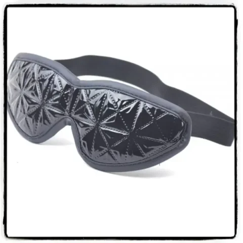 Cegadora Elegante En Diseño Negro